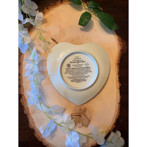 Heart-Shaped Porcelain Decorative Plate "Sweet Slumber" Angel Art & Gold Limited - Picture 6 of 9